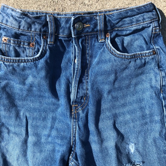 H&M Ripped Mom Jeans With Button Fly - Picture 3 of 5